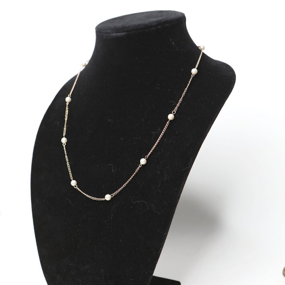 Faux Pearl & Gold Tone Chain Delicate Necklace Classic Old Money Pearls - Picture 4 of 7